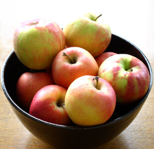 apples2.jpg