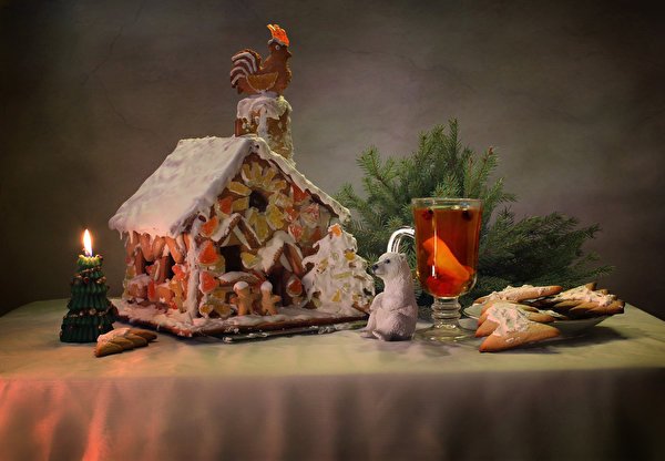 Christmas_Holidays_Still-life_Pastry_Houses_537833_600x416.jpg