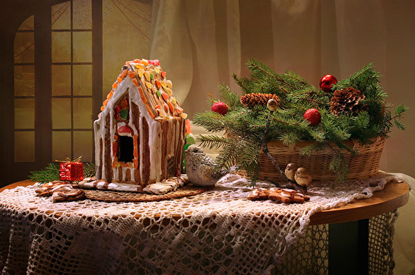 Christmas_Holidays_Still-life_Pastry_Houses_538381_600x398.jpg