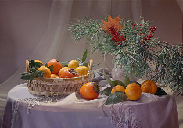 Christmas_Still-life_Mandarine_Persimmon_Table_537923_600x420.jpg